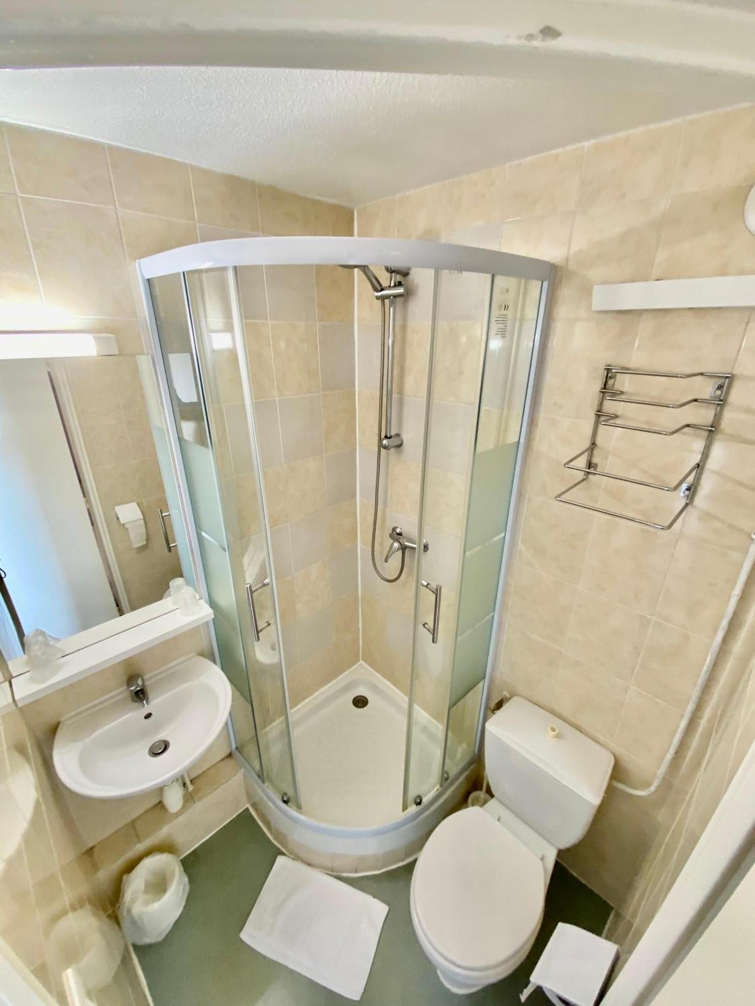 L'Escale D'Ales Hotel Экстерьер фото